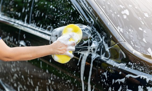 Arabadaki Reçine Nasıl Çıkar?